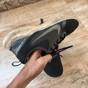 NIKE Unisex Black Running Shoes