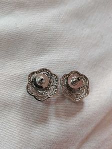 Elegant Floral Stud Earrings