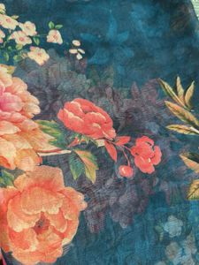 Beautiful Floral Print dupattas  🧣 …….COMBO OF 2�