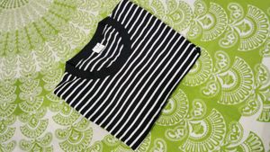 Classic Black &amp; White Striped Tee