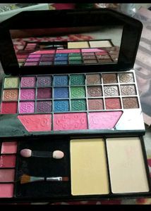 Make Up Kit