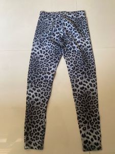 activewear set (Leopard Print High-Waisted Legging