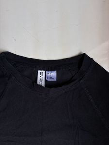 H&amp;M Black Cropped T-Shirt