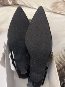 Shiny Black Pointed Toe Heels