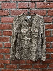 Chic Snakeskin Print Button-Up Tunic Top