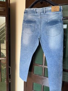 Used Stylish Light Wash Denim Jeans