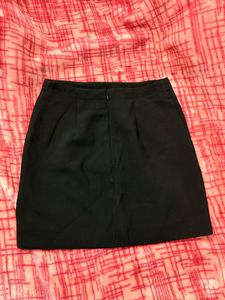 Black Mini H&amp;M Skirt with Gold Buttons