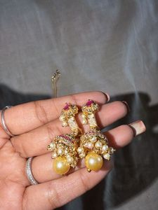 Exquisite Kundan Jhumka Earrings