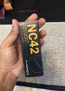 MAC Studio Fix Fluid SPF 15 Foundation NC42