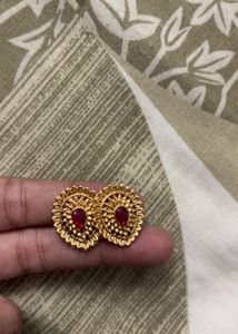 comb of 4 earrings
