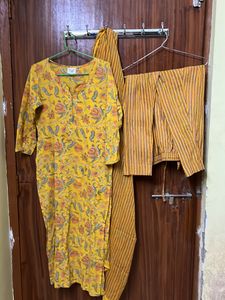 Kurta Set With Chunni
