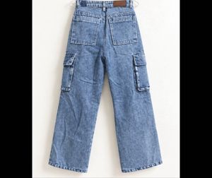 Distressed Cargo Jeans + dark blue jean