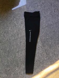 Nike Swoosh Leggings