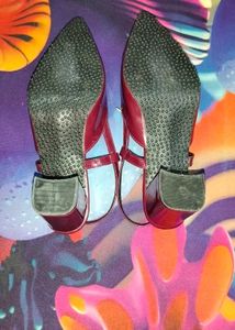 TRENDY BURGUNDY HEELS