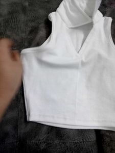 Sleeveless White Collared Top 🆕