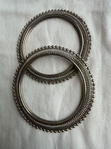 Intricate Silver Tone Bangle Set