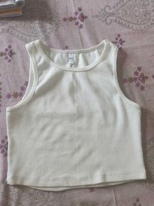 white  ribbed crop top🤍