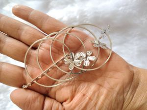 Elegant Floral Chain Necklace