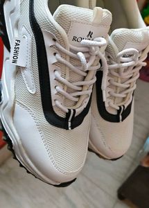 White Rowlands Sneakers