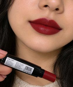 ME-ON Matte Lipstick - Shade 18