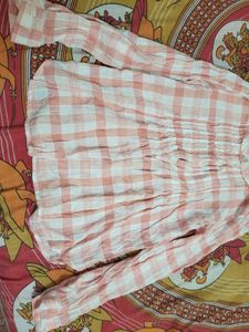 Cute peach checked top