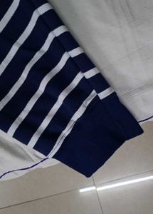 Oldmoney/ streetstyle navy blue stripes tshirt