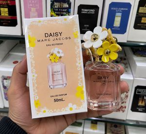 Marc Jacobs Daisy Eau So Fresh Perfume