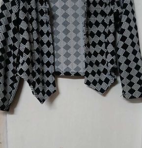 Stylish Black &amp; White Patterned Jacket