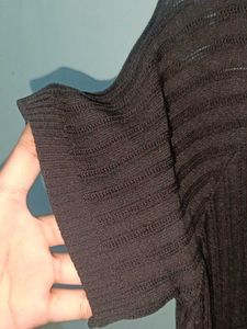 Chic Black Lace Trim Cropped Top