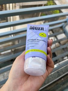 Moxie Beauty Moisture Restoring Conditioner