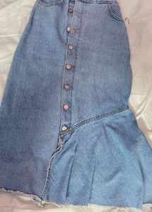 a line denim long skirt