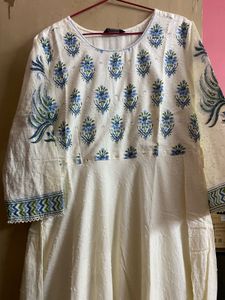 Elegant Cream Kurta with Blue Floral Embroidery