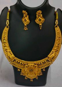 Golden Necklace & Earring Set Excellent Look