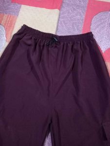 Women solid stylish ns cargo style jogers..