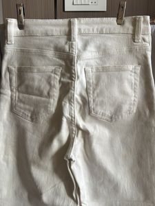Chic White Wide-Leg Jeans
