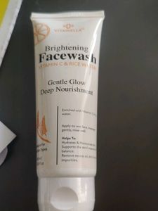 VitaWella Brightening Facewash