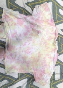 beautiful top with knot pattern