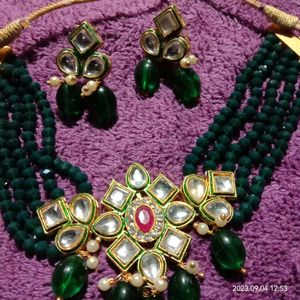 Green Necklace Set