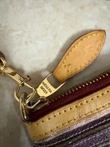 Louis Vuitton LV bagutte bag super rare