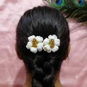 Elegant Floral Hair Clips with Lakshmi