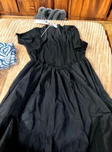 Chic Black Square Neck Midi Dress