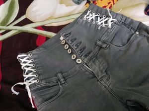 Stylish Gray capri