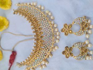 Exquisite Kundan &amp; Pearl Choker Set