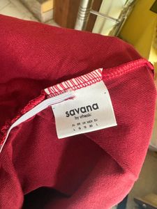 Chic Maroon T-Shirt with Bow Detail ❤️