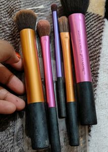 REAL TECHNIQUES makeup Brushes