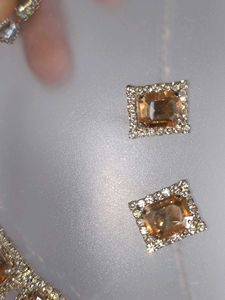 Stunning Rhinestone Necklace and Earring Set