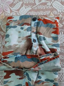 THEHUGG Camouflage Print Shirt