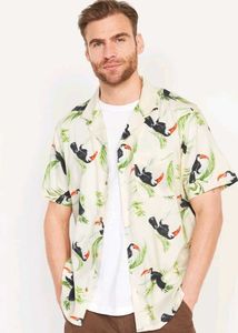 Top style. Old Navy Tropical Toucan Print Shirt