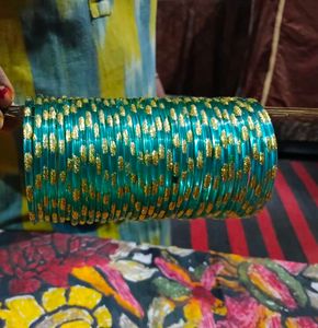 Elegant Green Bangles Set