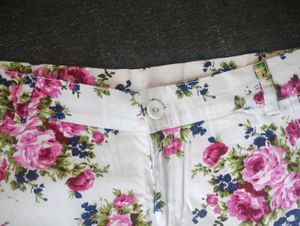 Retro vibes Rose Prints Trousers